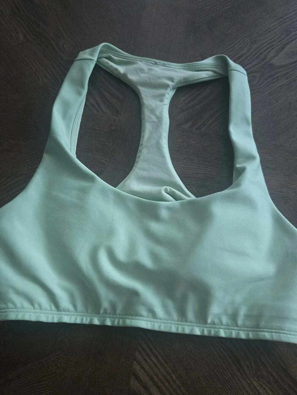 Alo Yoga Airlift Advantage Racerback Sports Bra in Ultramint sz MEDIUM